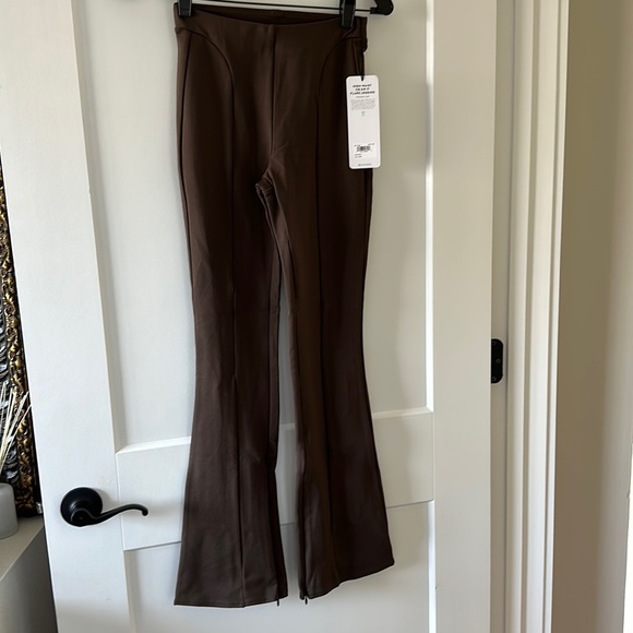 Brand New ALO With TAGS FLARE LEGGING XXS espresso - Picture 3 of 9